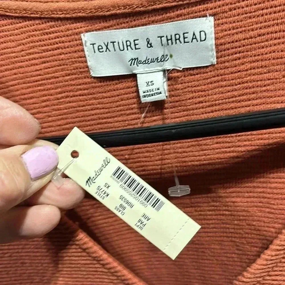 Madewell Texture & Thread V-neck, tie knot waist, textured long sleeve top - Picture 9 of 10